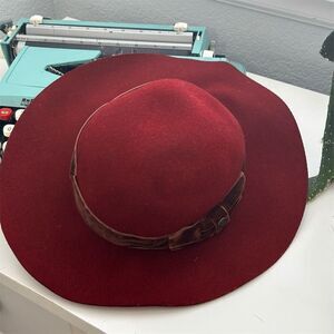 Goorin Bros Unisex Semi-Floppy Wool Hat Red Velvet Band Bow Detail S